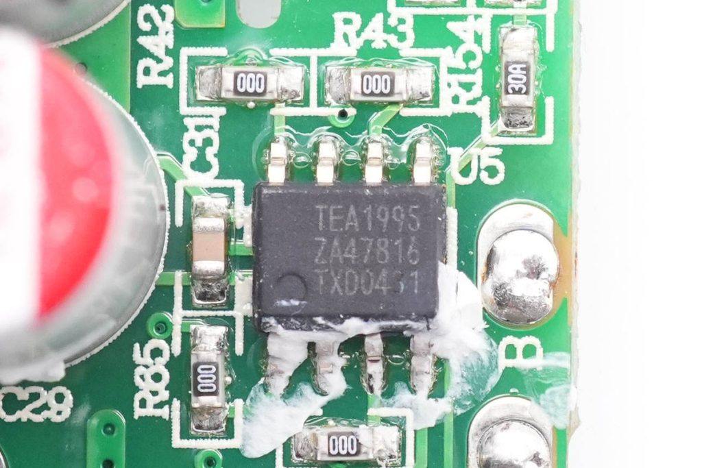 哈曼卡顿infinitylab65w,哈曼卡顿琥珀便携版充电器