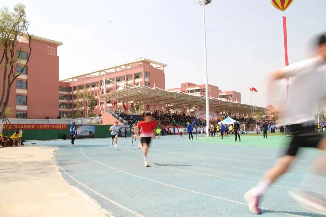 随县第三届“新华杯”中小学生运动会在炎帝学校举行