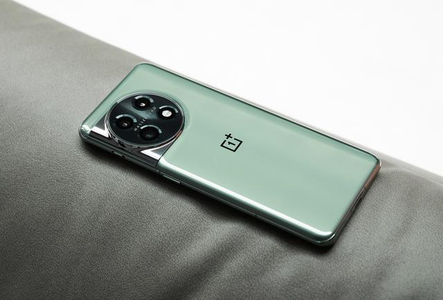 骁龙8gen2旗舰中哪款直面屏,骁龙8gen2旗舰机哪款屏幕最大