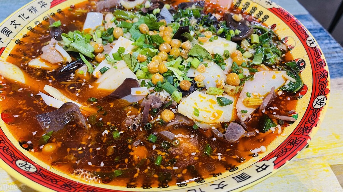 小伙开餐馆6年赚1亿多,小伙开实体店一天营业额1400元