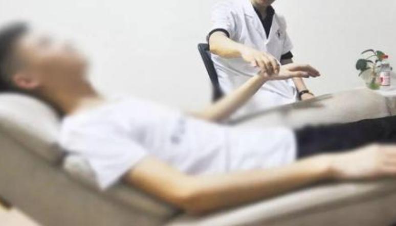 什么是催眠治疗,什么叫催眠心理疗愈