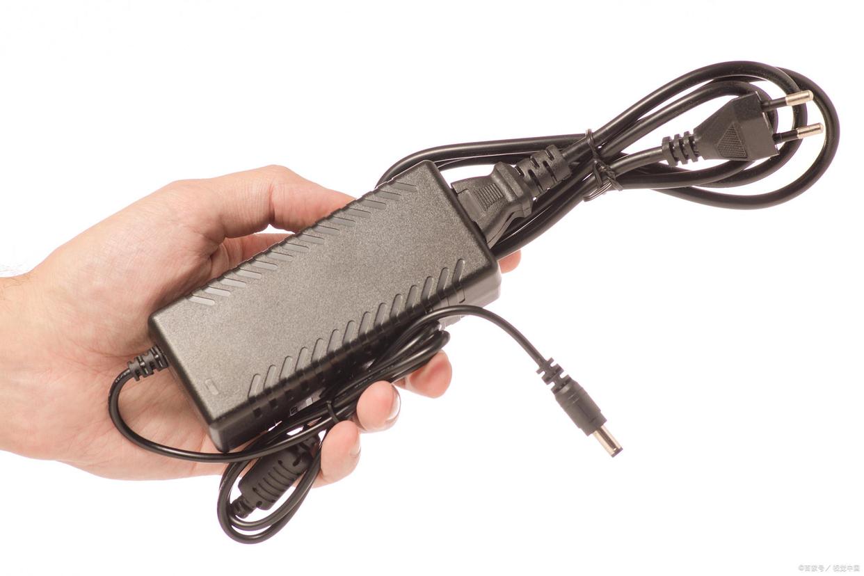 笔记本电脑充电接口松动无法充电,联想笔记本type-c充电接口