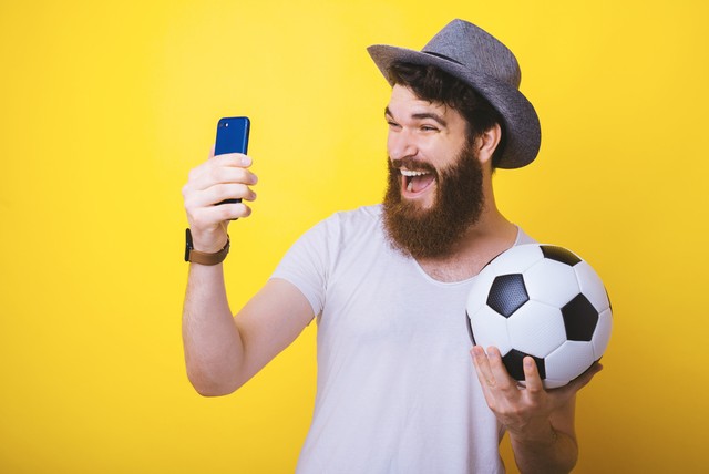 一夜暴富输掉200万,90后干部沉迷赌球输掉2000万