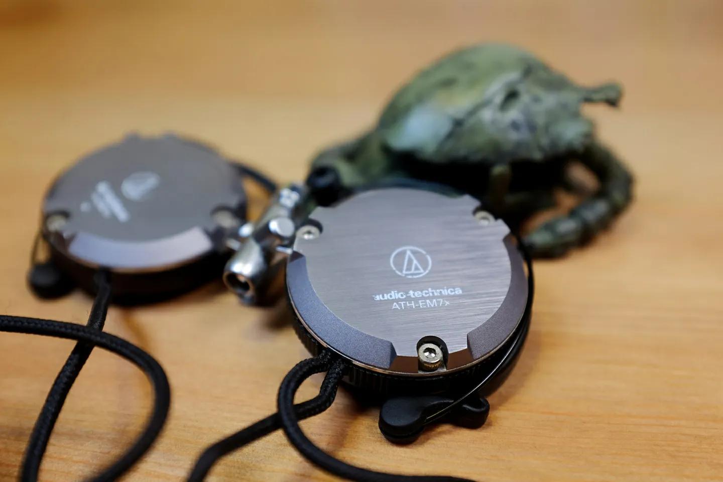 戴眼镜适合耳挂式耳机吗,耳挂式运动耳机推荐