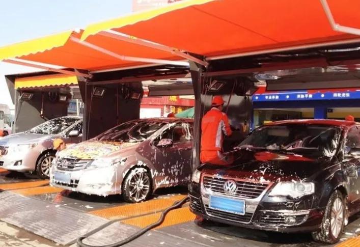 中年失业后，我去做过洗车工，说说我的真实感受:小生意也不好做