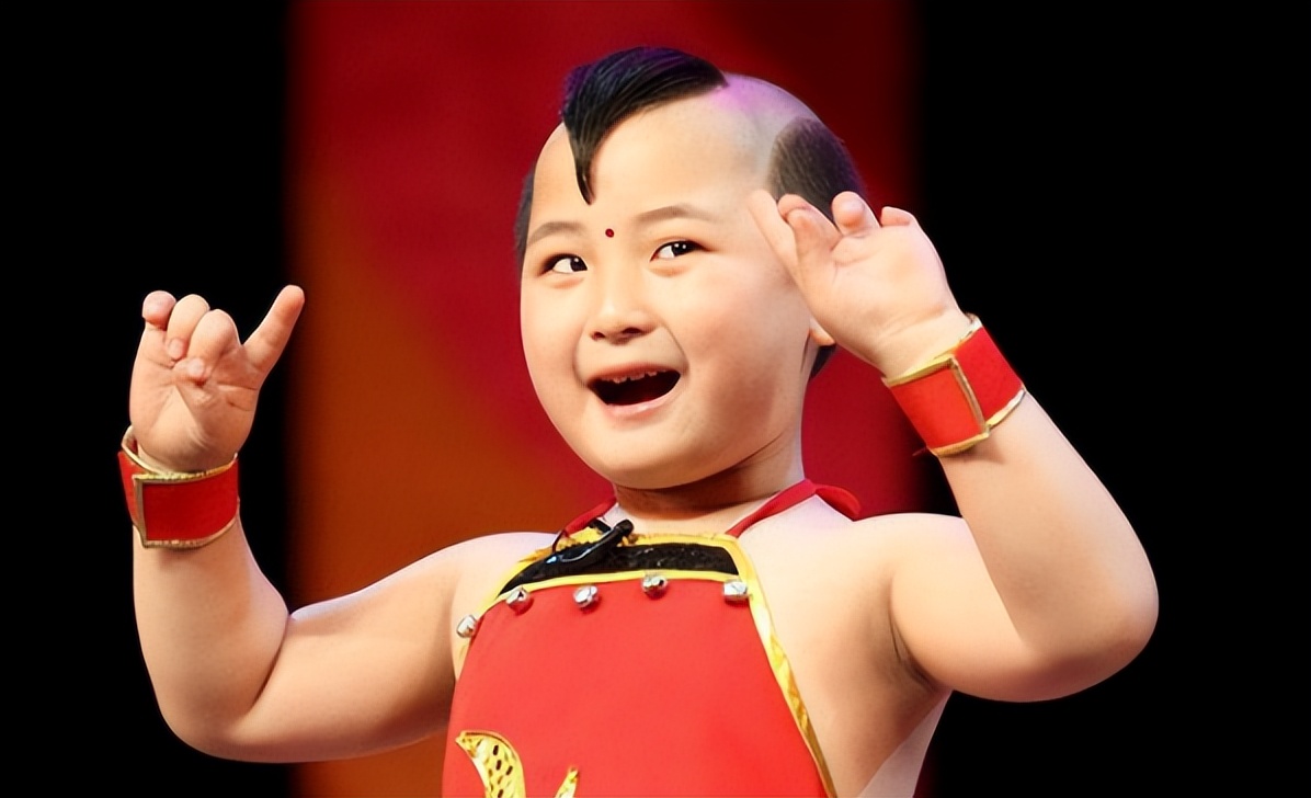 被注射抑生长剂，与女粉丝裸聊，这4位童星，真的被父母害惨了