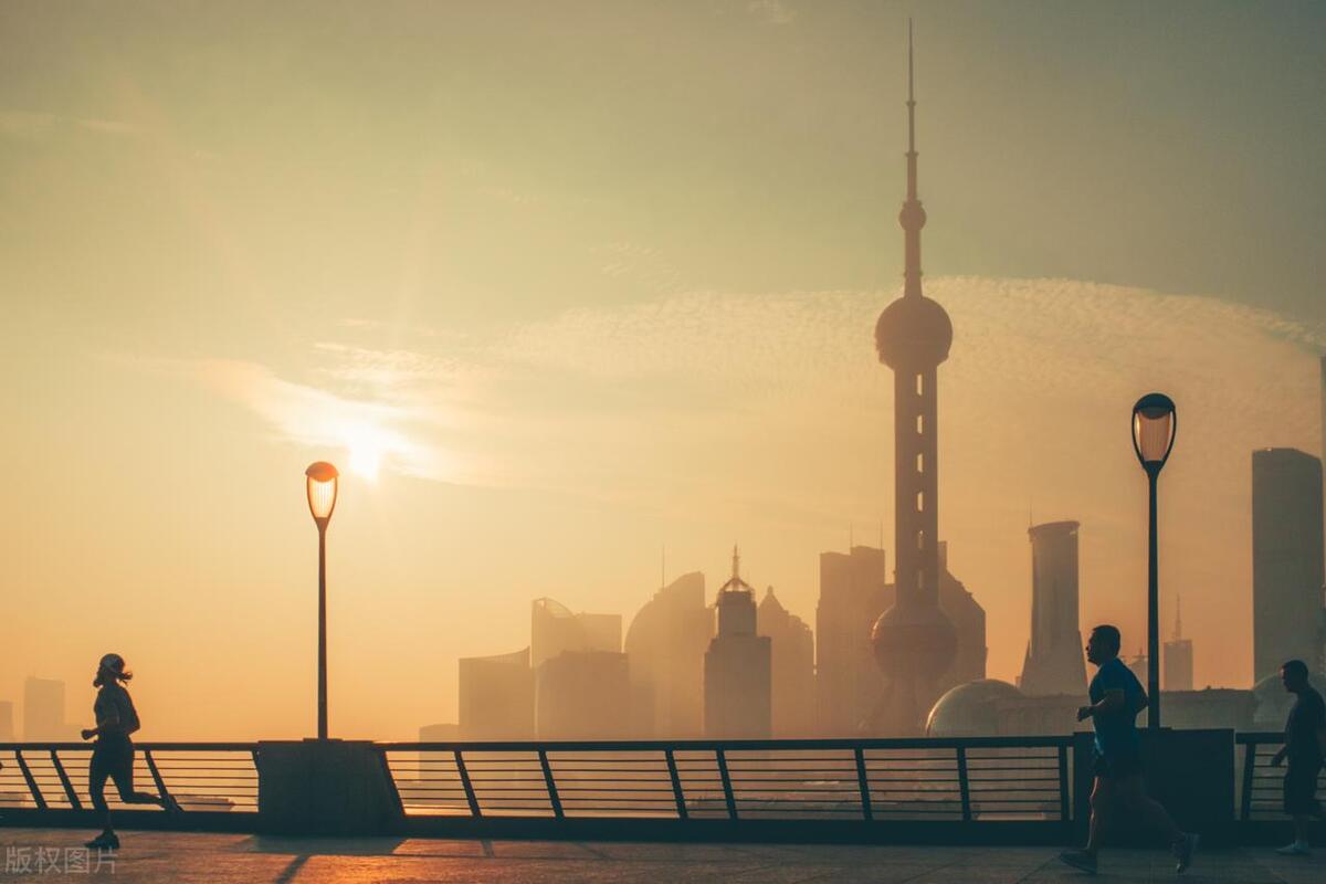 天冷跑步和天热跑步哪个效果好,天气热了跑步没劲怎么回事啊