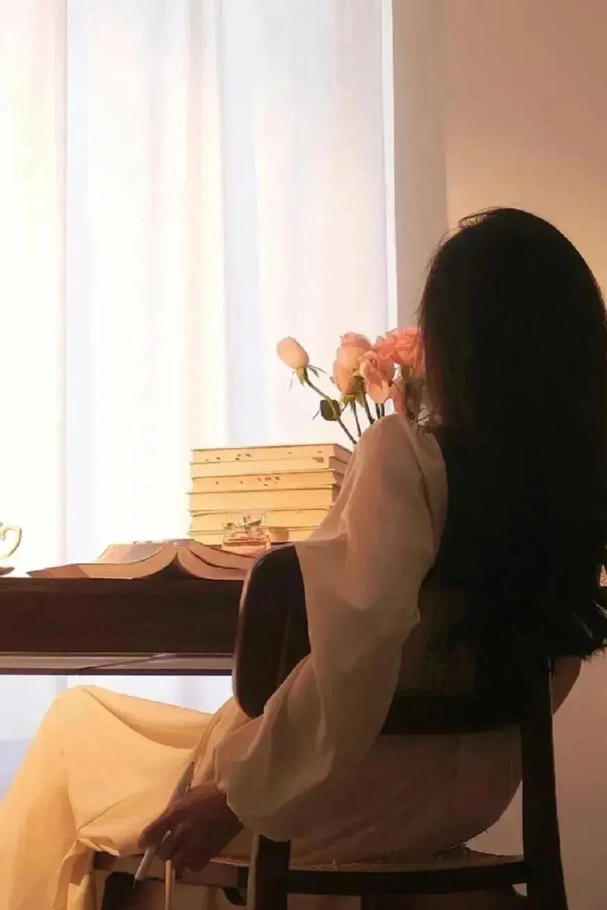 我来人间一趟本想光芒万丈,我来人间一趟本想光芒万丈意思