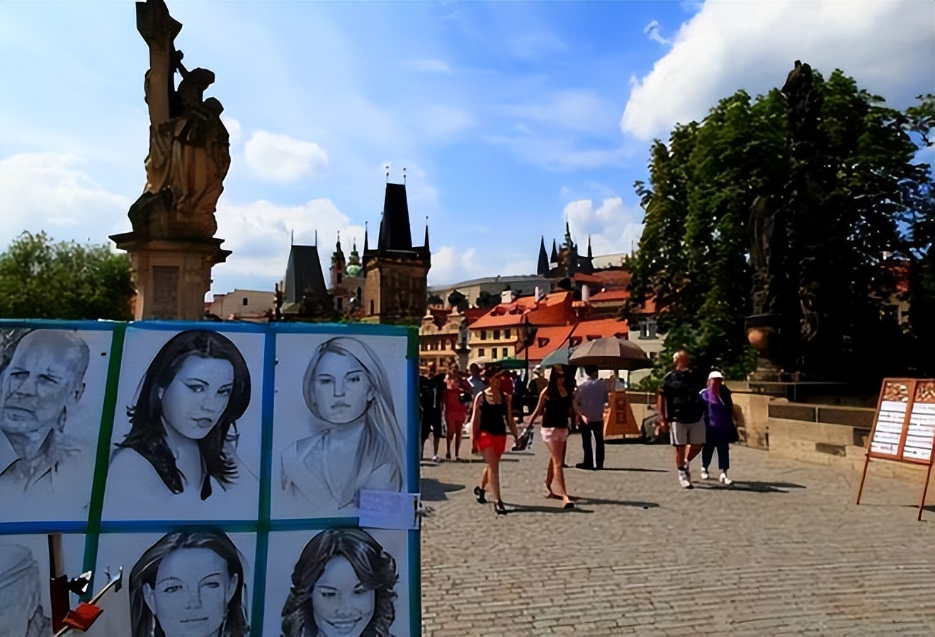 明星拍av练演技，政客当众谈论色情影片，捷克的色情业有多疯狂？