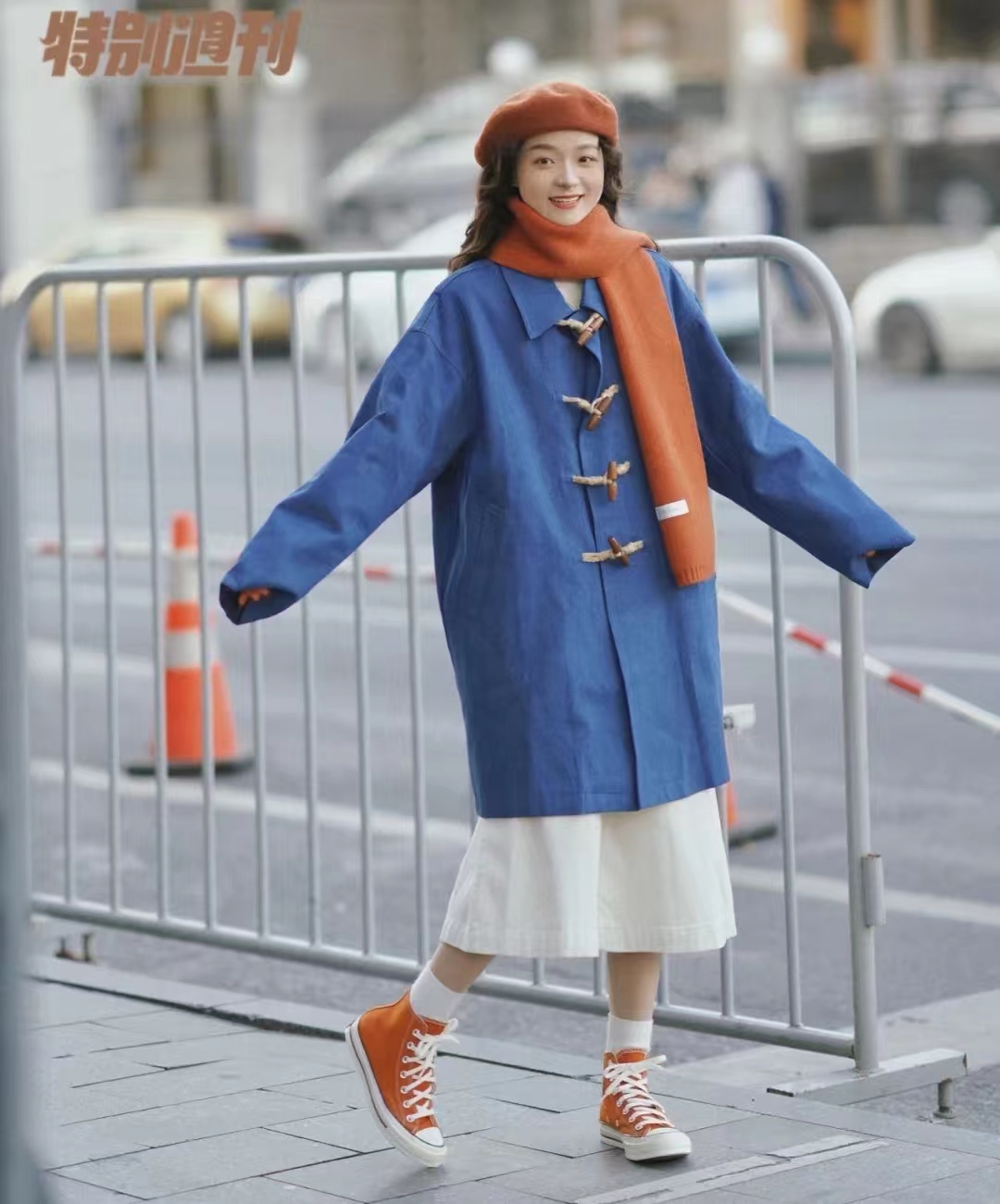 法式蝴蝶结上衣红色,红色搭配深杏色好看吗