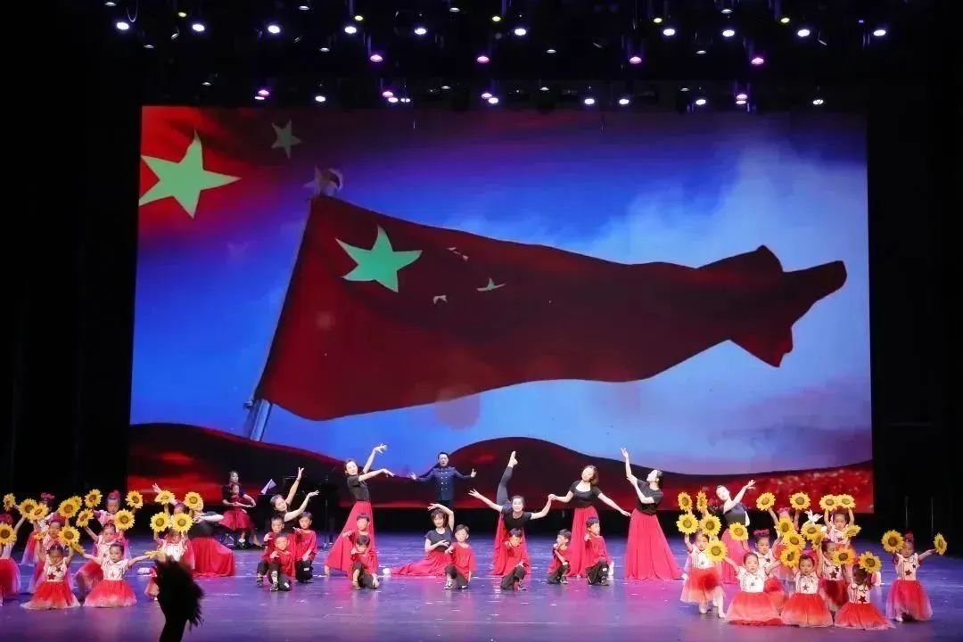 少年儿童心向党活动展览,老少童声颂党恩携手迈向新征程