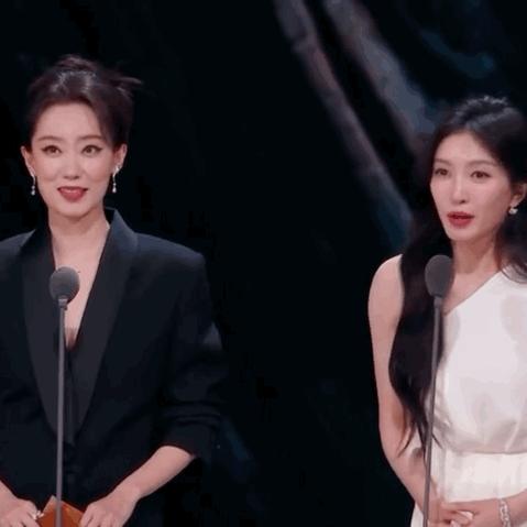 关晓彤于文文同框,于文文和关晓彤同框