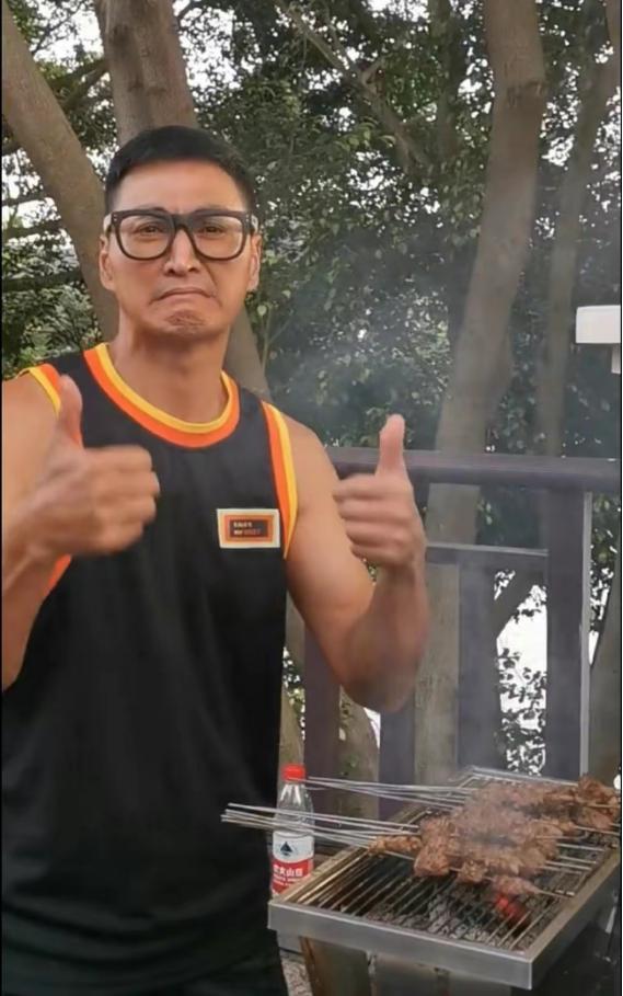 展昭拼命护驾,展昭夜间巡逻