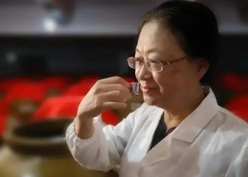 茅台王子和飞天迎宾哪个更像飞天,茅台酒和迎宾酒的区别怎么选