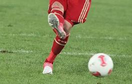 鞋底有孔透气的运动鞋,果冻鞋底运动鞋优缺点