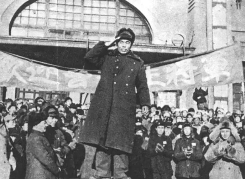 55年，毛主席夸50军在朝鲜打得不错，军长：主席，我想要提个请求