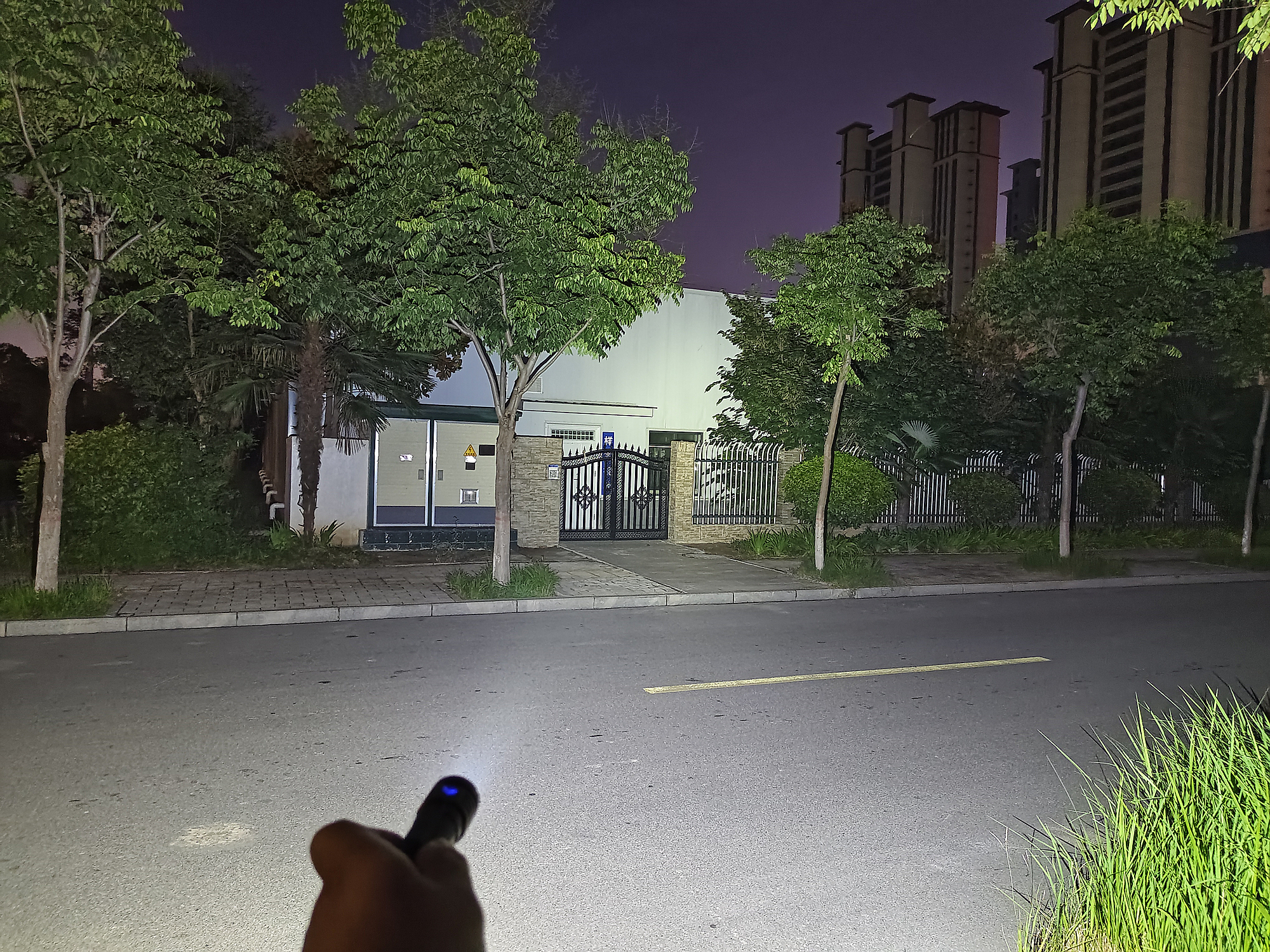 短小精悍实力派！在路上M4KEDC小手电体验