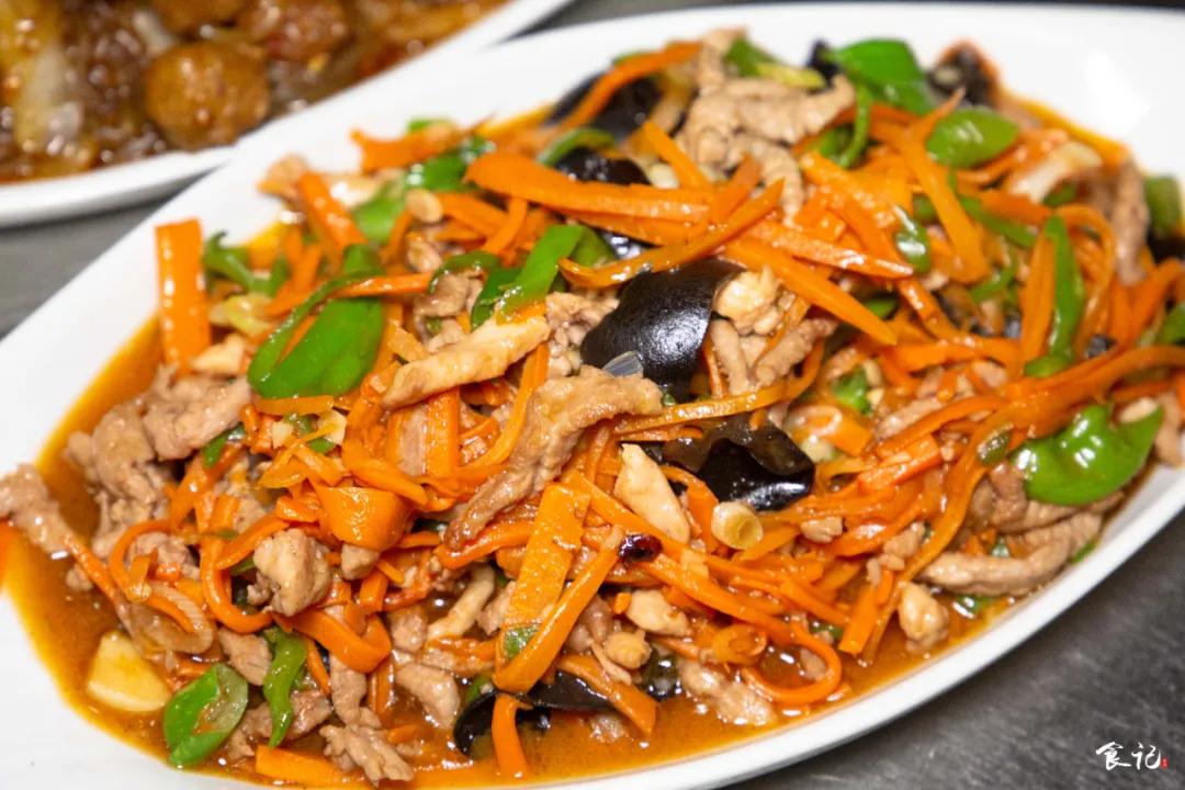 40m²的小店,厨房就占一半!建昌家属院旁的这家馆子开了23年