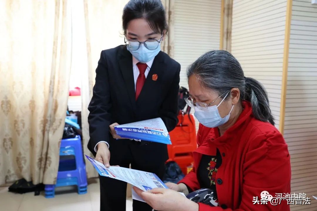 巧识骗局民警帮助老人守住养老钱,守护银发族警惕养老诈骗