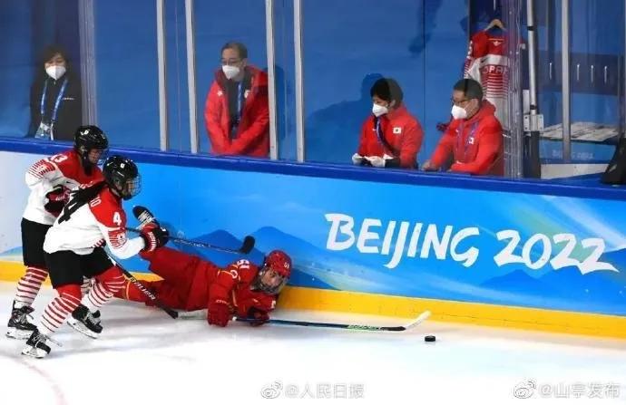 女足男足对比视频,女足男足对比讲解