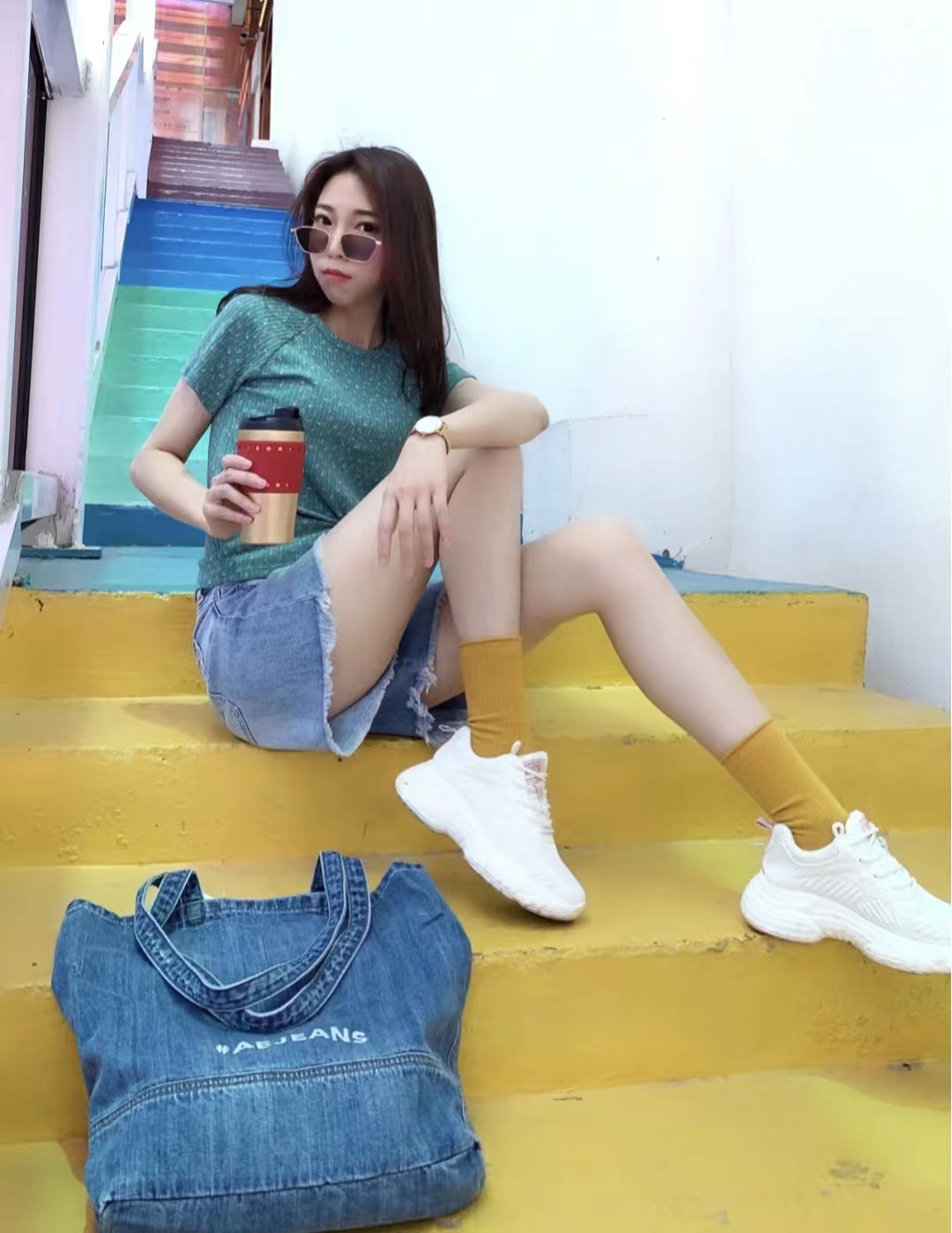 蓝色牛仔短裤女搭配,蓝色高腰牛仔铅笔裤