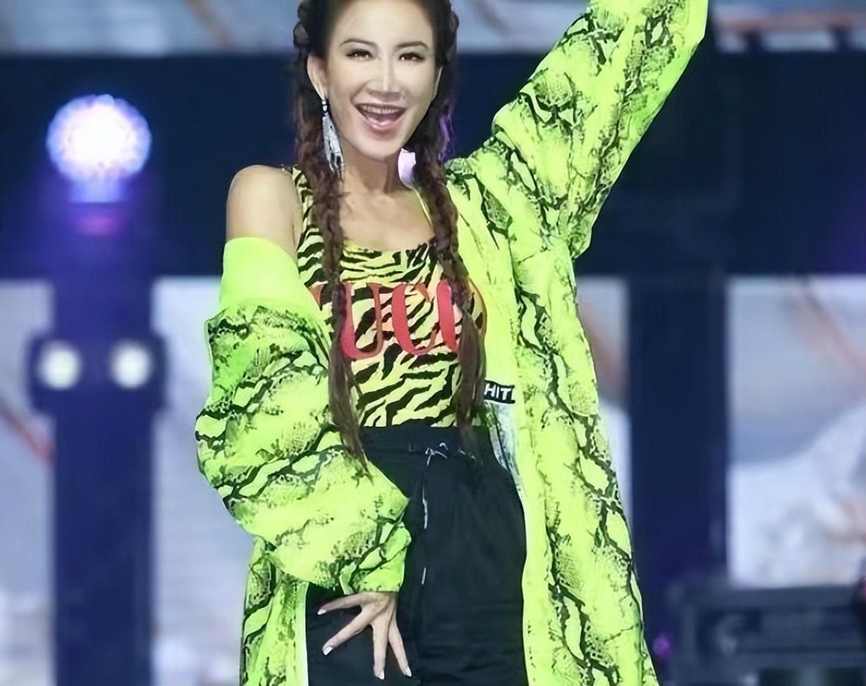 歌后李玟自杀，天生腿疾、丈夫出轨，脑死亡后母亲仍不放弃救治