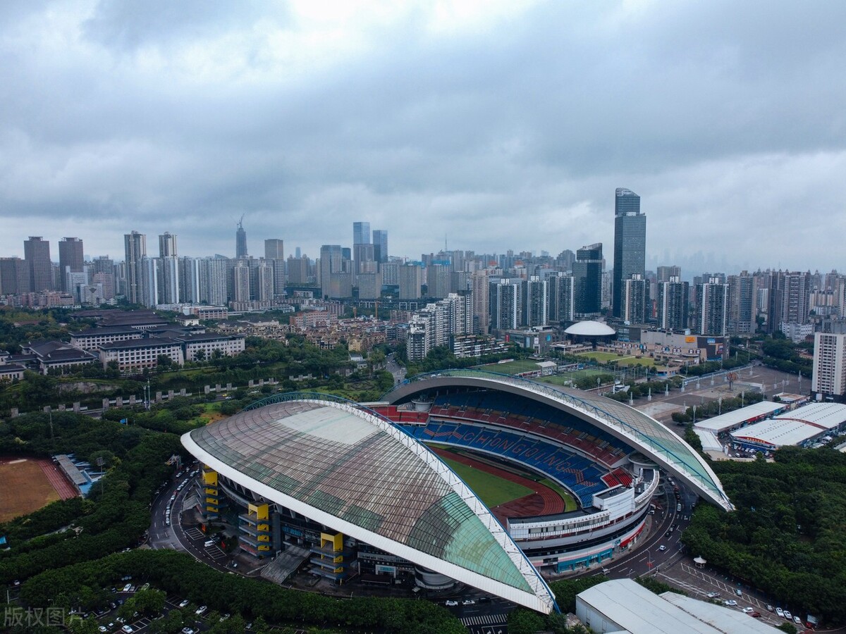 成都最大的足球场在哪里,西南最大草坪公园