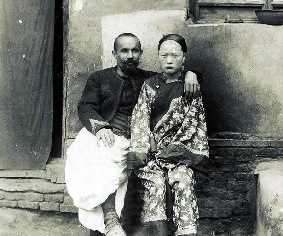 日军侵华兽行,日军当着国军的面杀俘虏