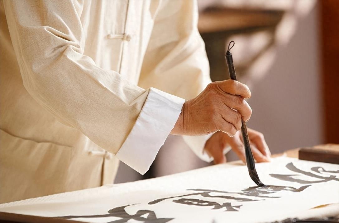 兰州火车站被投诉存在“错别字”,70年竟无人修改,原来大有深意