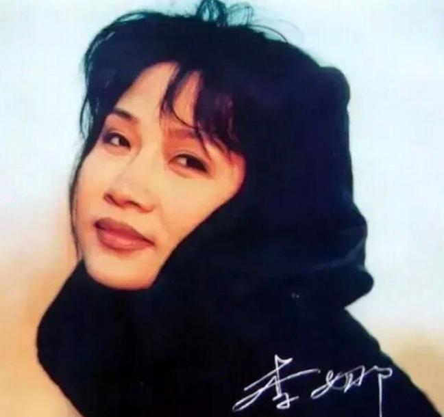 唱青藏高原的李娜为什么出家,出家的李娜是唱青藏高原那个人吗