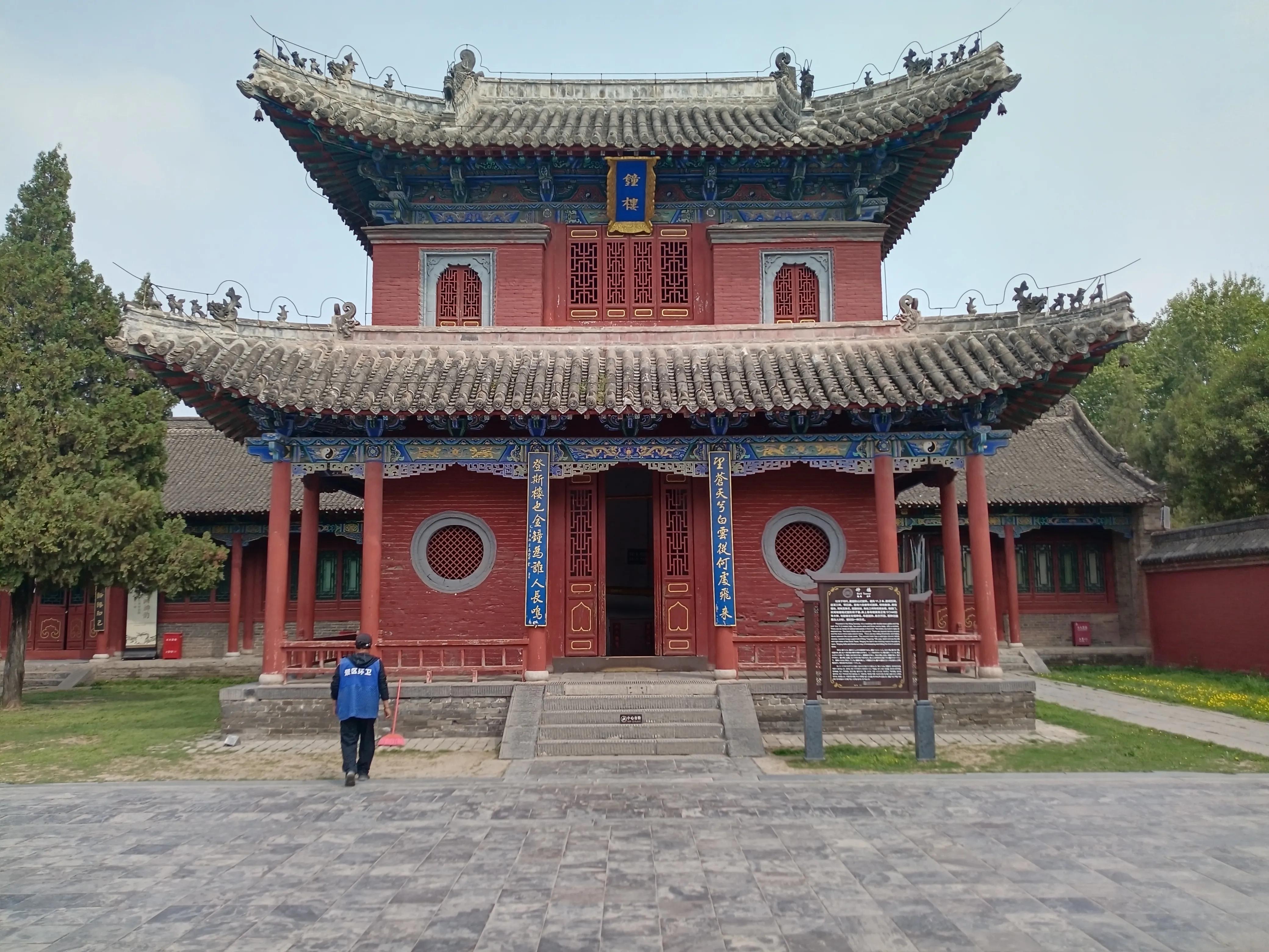 瞻仰胡氏受姓始祖公满陵墓及观光沿途景物