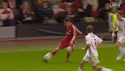 足球十大晃倒过人,足球十大精彩倒钩