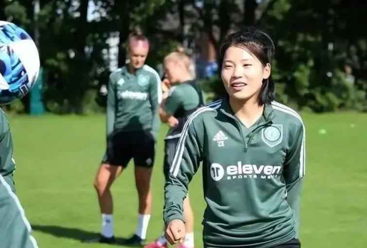 9-0到9-0！豪门疯狂：4连胜24球领跑，女足留洋“双梦”3次齐登场