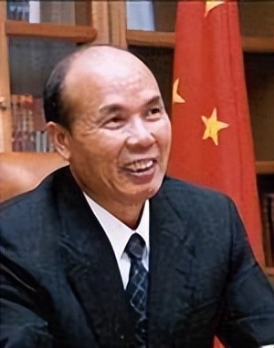 广西区委书记必须是壮族吗,广西区历届区委书记