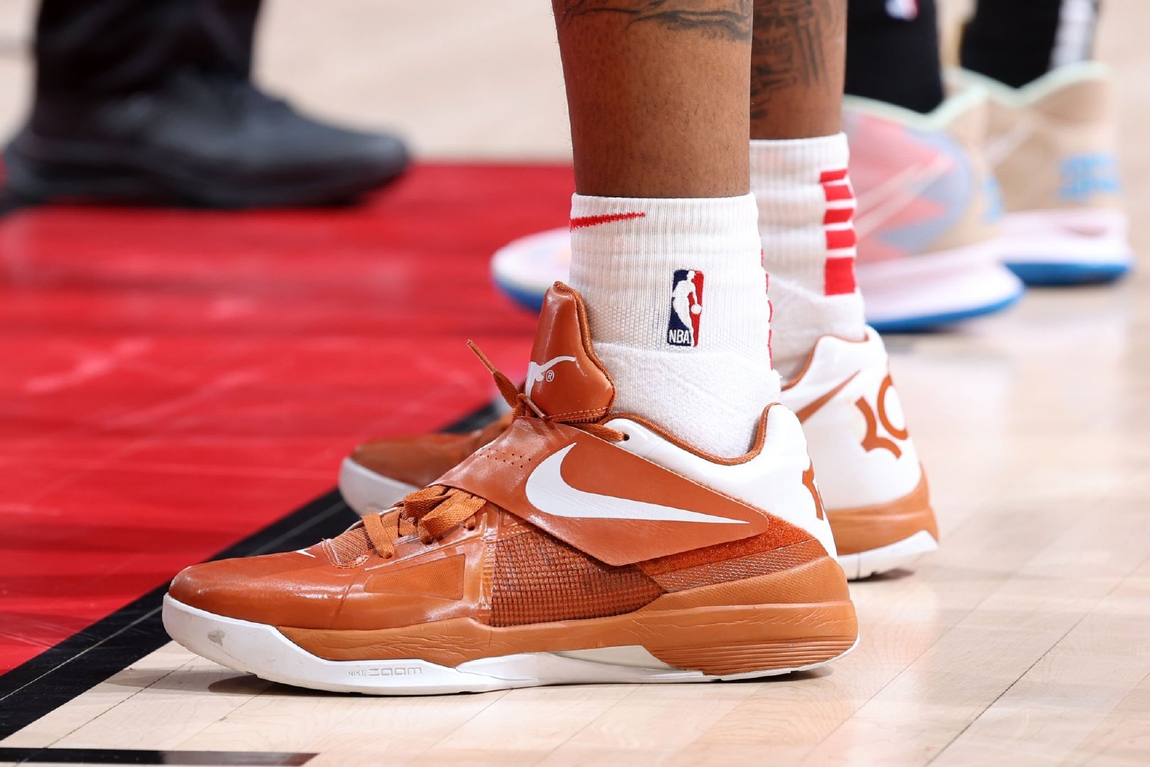 杜兰特单场得分创赛季新高 (杜兰特新赛季高光集锦)