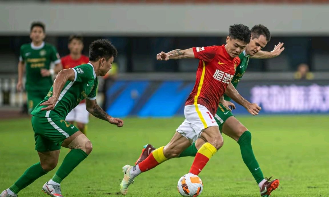 中超保级关键战大连人2-1逆转青岛,大连中超决赛最新战况