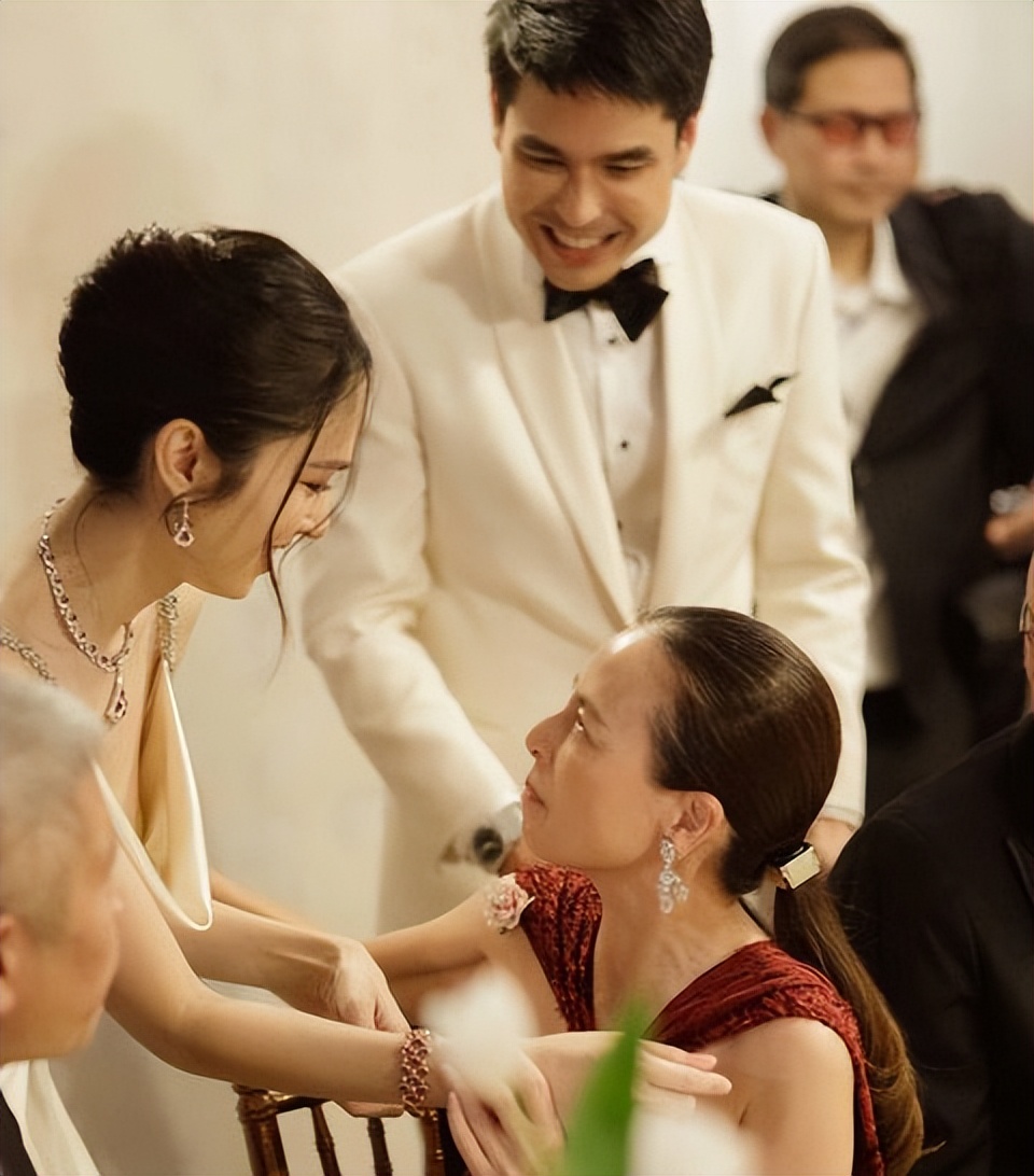 泰国华裔富婆,泰国变性女神中国富豪