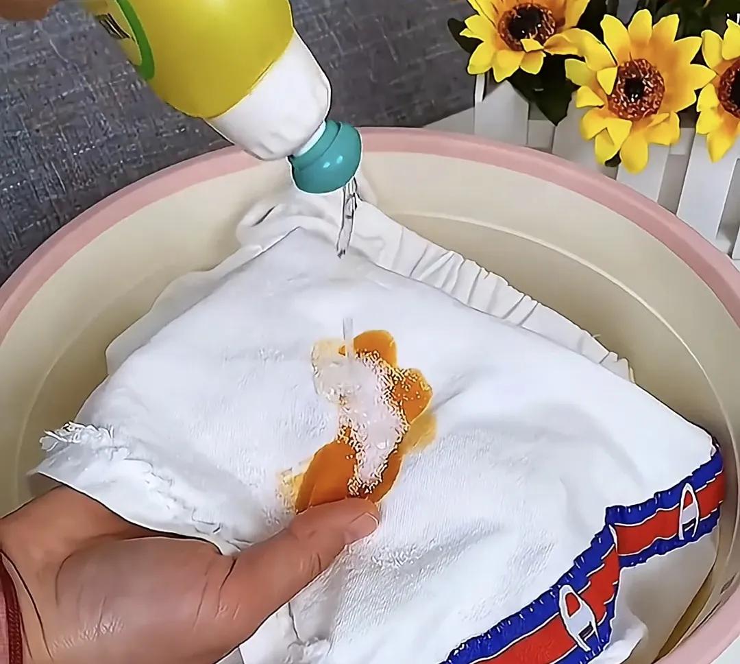 生活小妙招衣服发霉洗不掉怎么办,衣服发霉发黄怎么洗掉霉斑