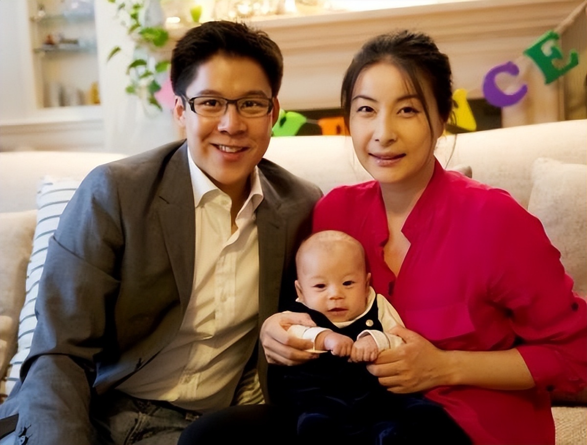 郭晶晶卖货直播,郭晶晶要自己赚钱养家吗