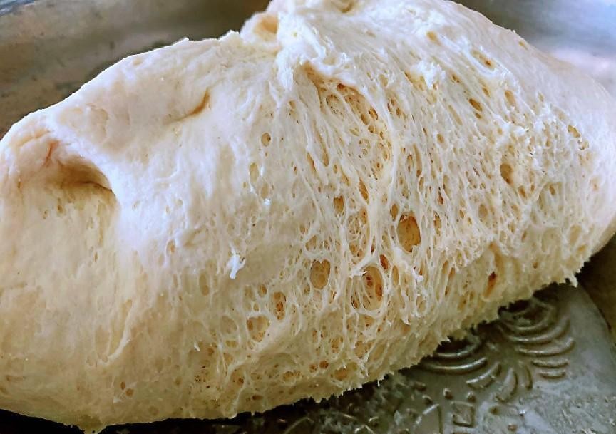 蒸馒头怎么判断面粉湿度,做馒头如何判断面团发酵好