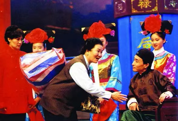 小品演员火力全开,影视演员居中调停,中国足球,一开口就输了