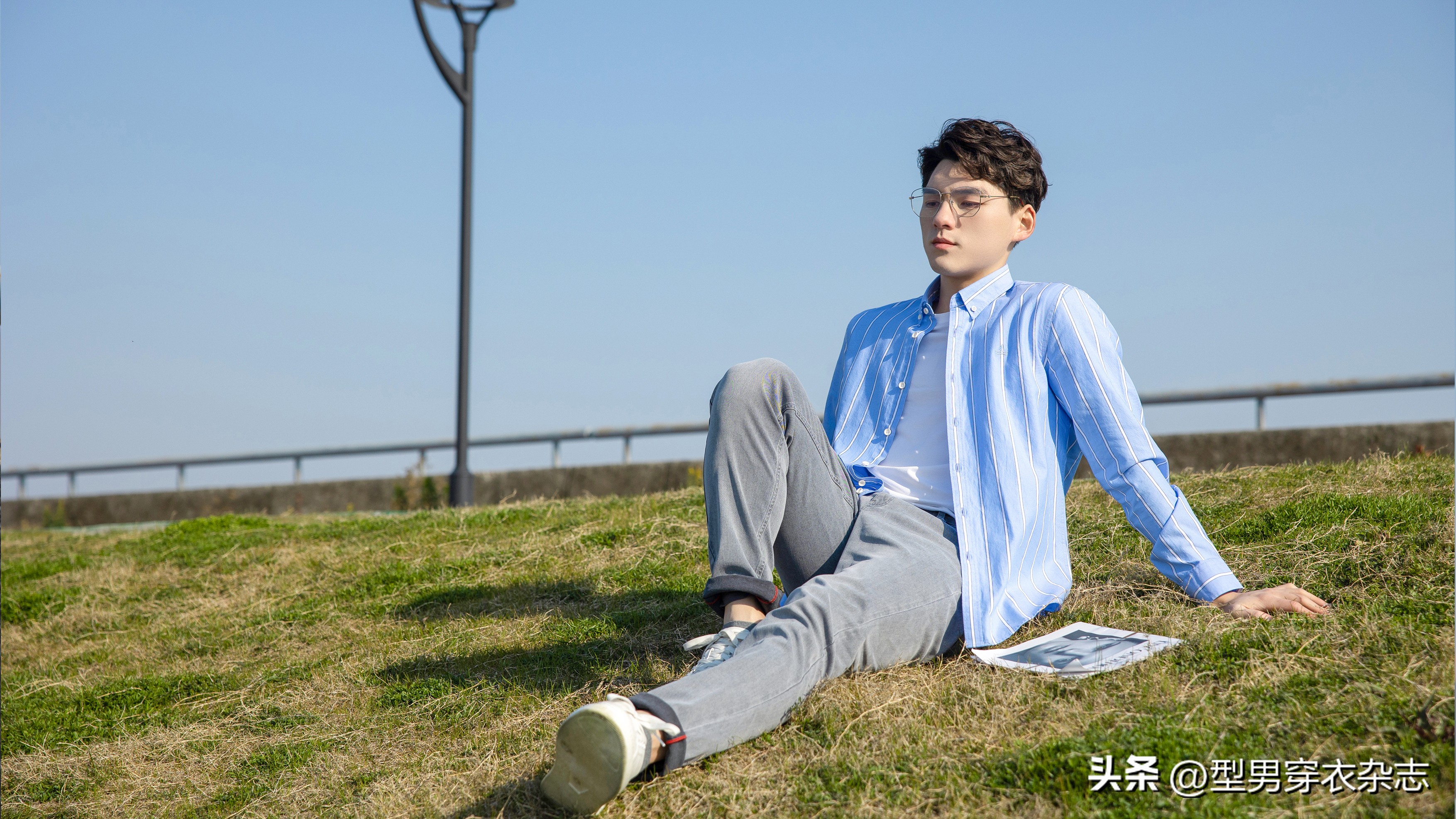 搭配技巧一款衬衫的多种时髦穿法,秋季长袖衬衫怎么搭配