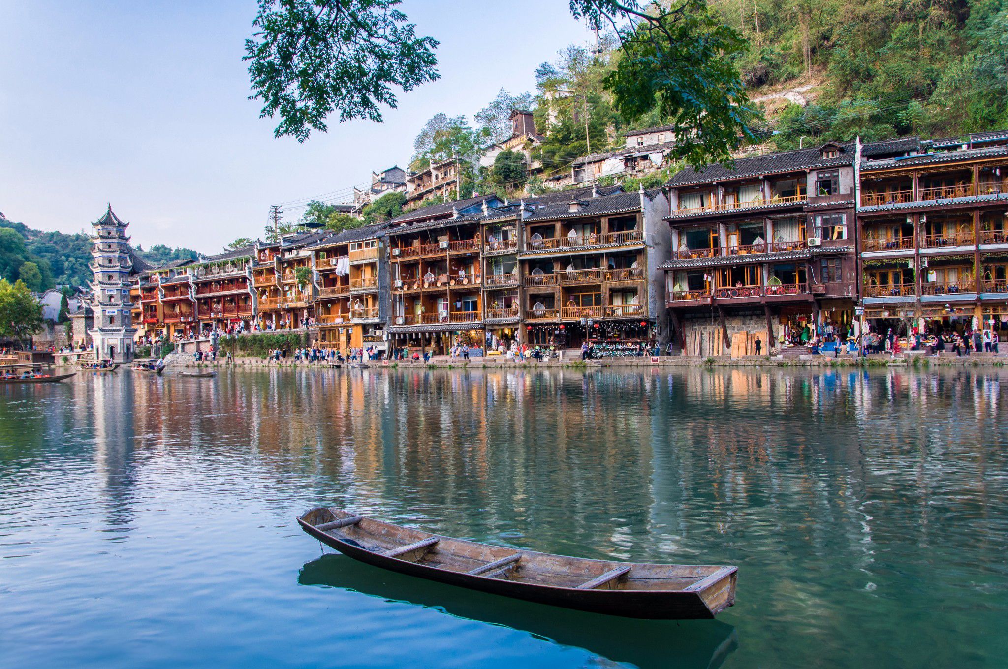 凤凰古城哪些景点需要门票免费,凤凰古城景点历史故事及传说