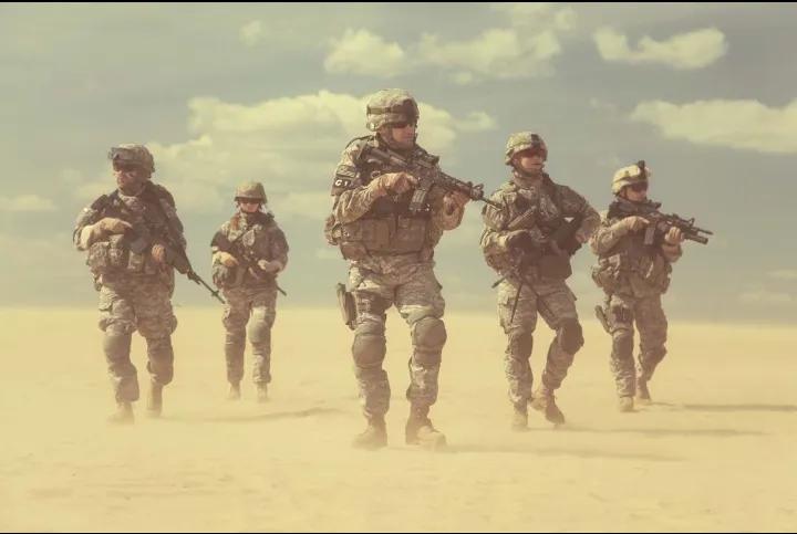 无人机军事实战视频,现代军事演示