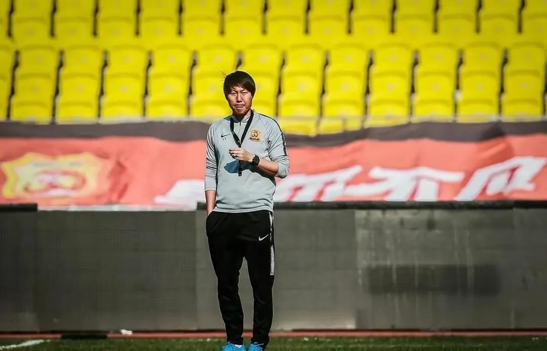 鏉庨搧鑰佸﹩榫欒彶鏄彴鐞冭鍒ら緳鑿插悧,榫欒彶鏉庨搧鑰佸﹩鍥炴潵浜嗗悧