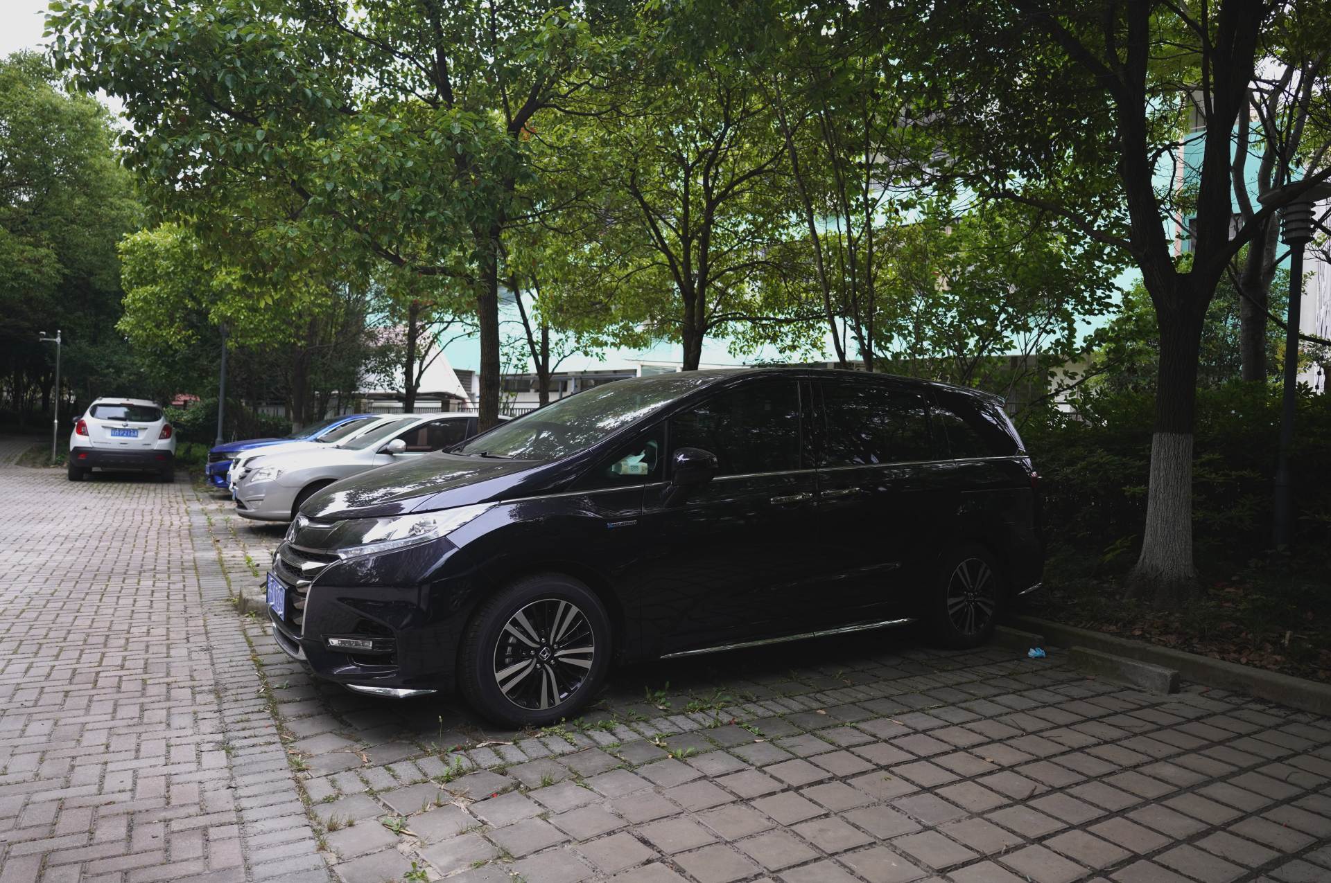 上海年入100万中年大叔,年入十万的中年男人