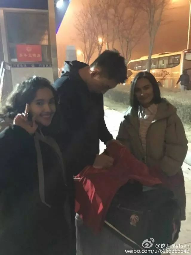 旧文|500球迷攻陷天津主场助飞虎7连胜周琦、孙桐林发微博感谢