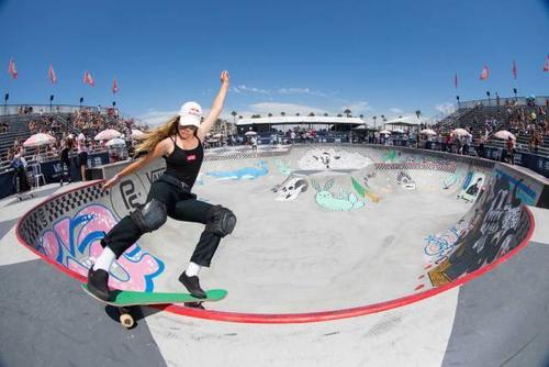 vans从巅峰到谷底,vans倒闭款