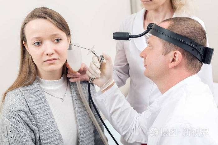 耳朵溃脓发痒可以掏耳朵吗,耳朵里面奇痒无比怎么回事