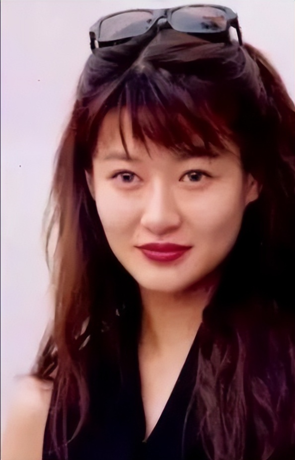 红颜薄命陈宝莲：被亲妈出卖遭干爹抛弃，留下满月孩子跳楼自尽